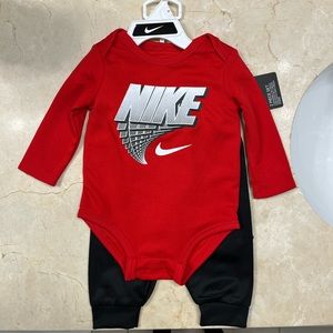 NWT Nike Baby Long Sleeve Onesie & Sweatpants